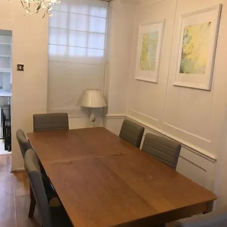 Authentic 3 Bed Historic House Soho, London Apartment Exterior photo