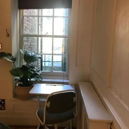 Authentic 3 Bed Historic House Soho, London Apartment Exterior photo