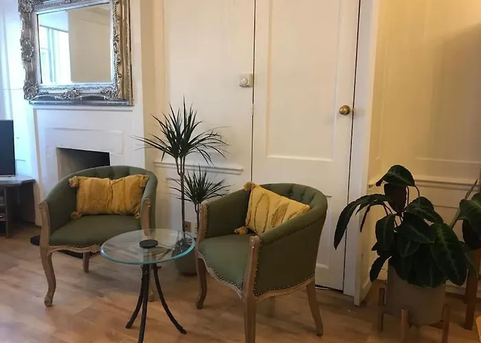 Authentic 3 Bed Historic House Soho, London