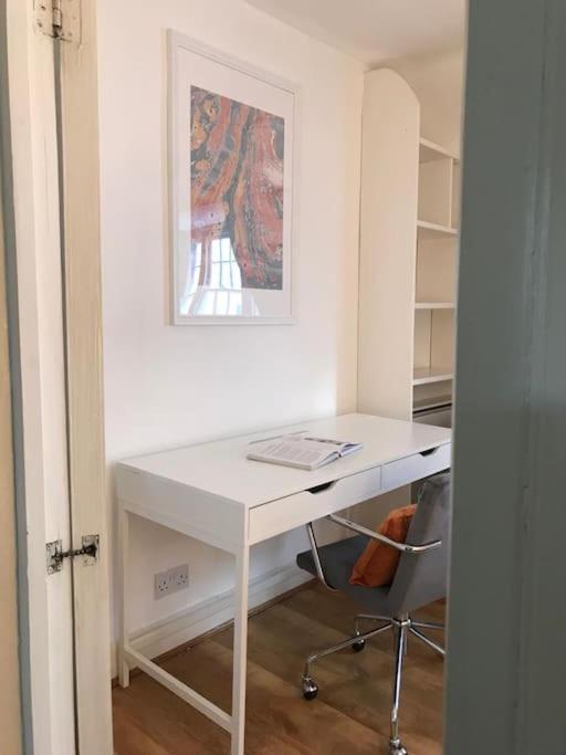 Authentic 3 Bed Historic House Soho, Apartment *