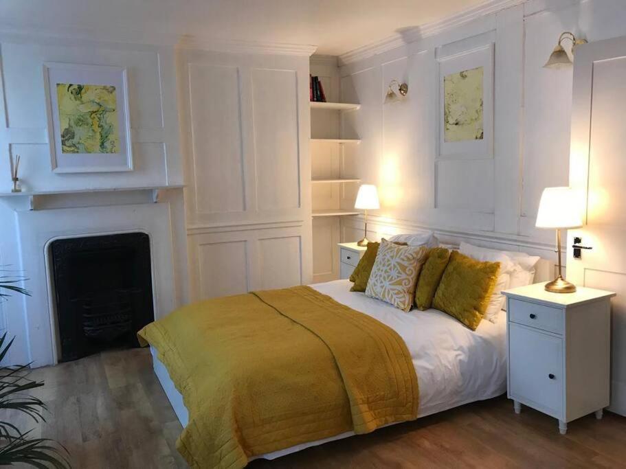 Authentic 3 Bed Historic House Soho, Apartamento *